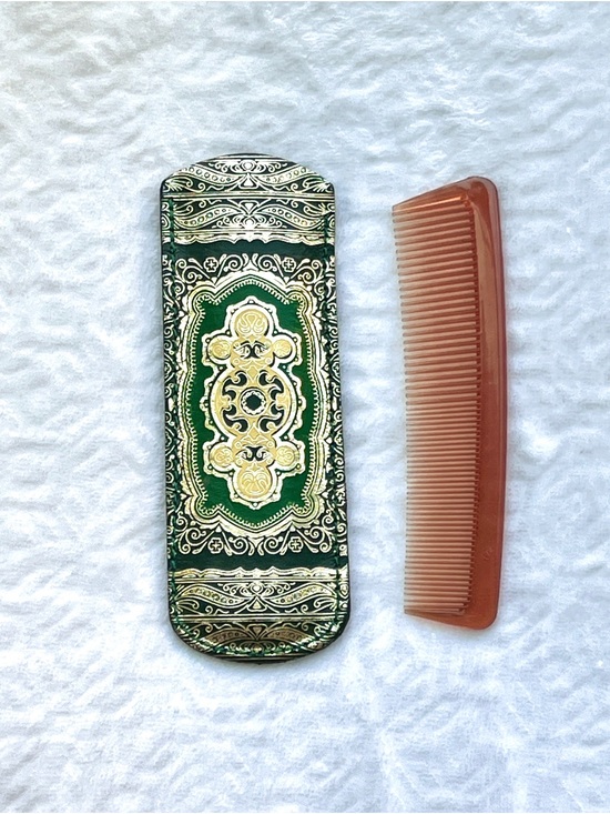 Italian Craftsmanship Accessories - VTG Italian Florentine Leather Pocket Comb Case Gold Gilt Green Tooled